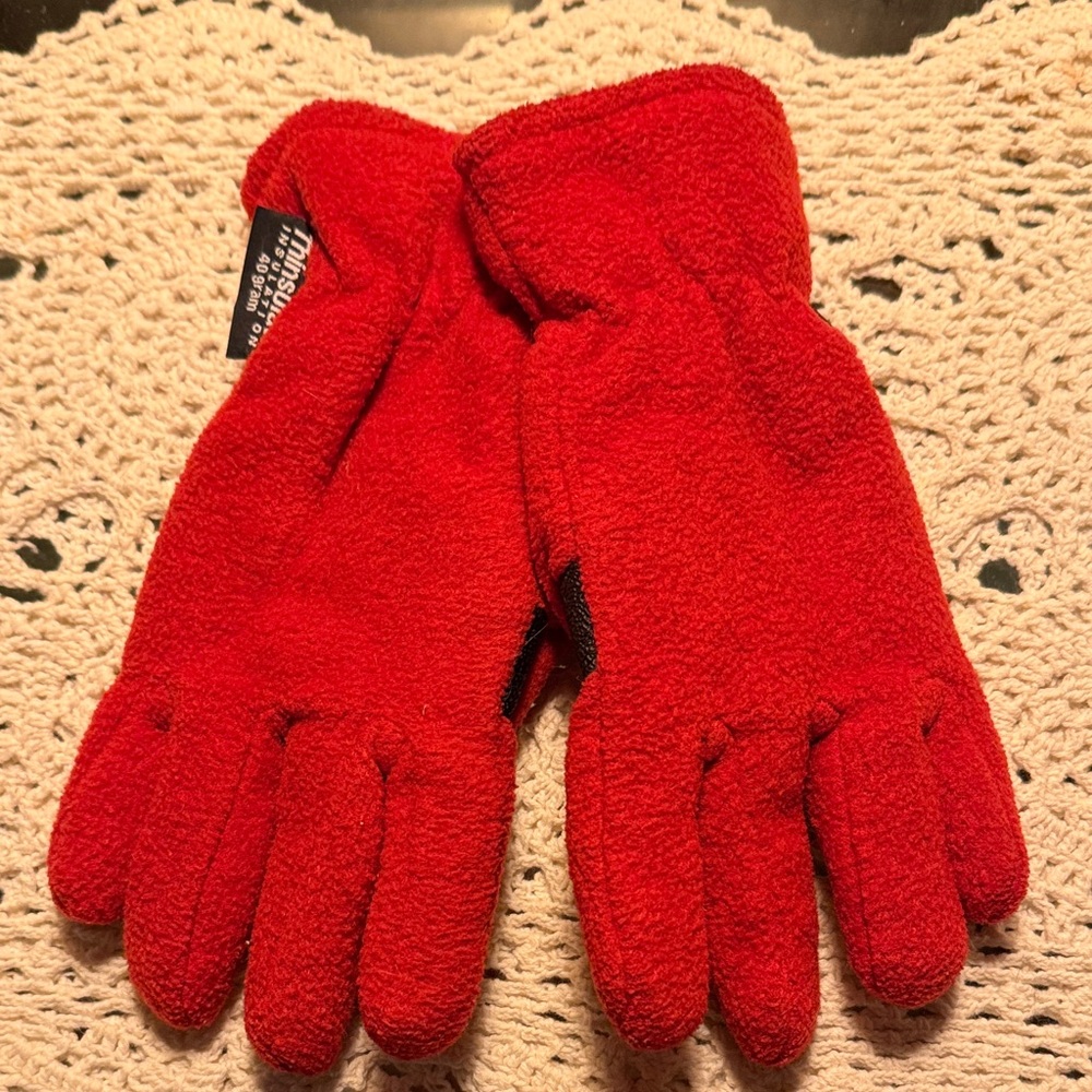 Girls Small 3M Thinsulate Red and Black Fleece Gloves